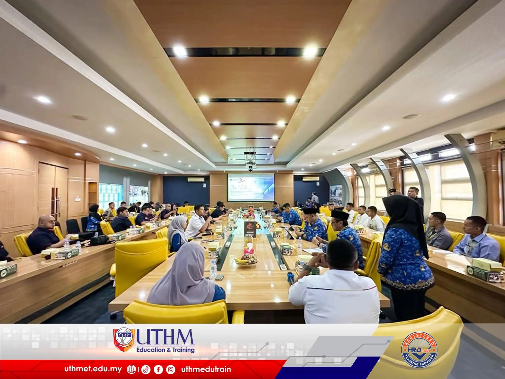 Lawatan PPI Madiun UTHM bersama pelajar kejuruteraan rel